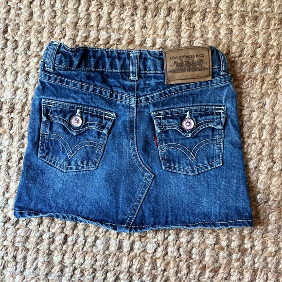 🍒 levi’s jean skirt - Picture 2 of 6